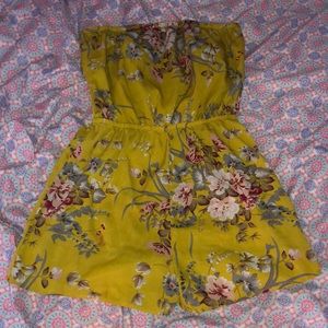 yellow flower romper size xs women’s